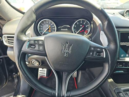 Nero Ribelle Metallic 2022 Maserati Levante Modena S
