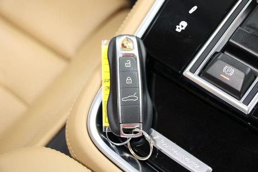 Night Blue Metallic 2022 Porsche Panamera 4 Platinum Edition