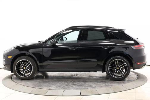 2021 Porsche Macan Sport Utility 4D