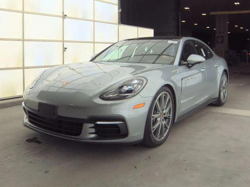 2018 Porsche Panamera 4