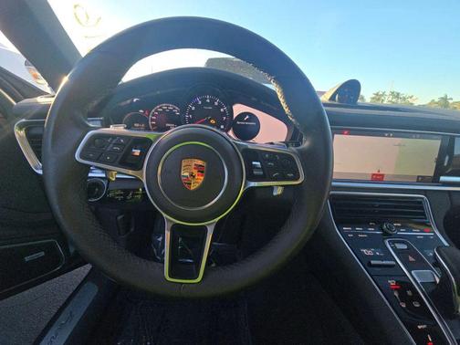 2018 Porsche Panamera 4
