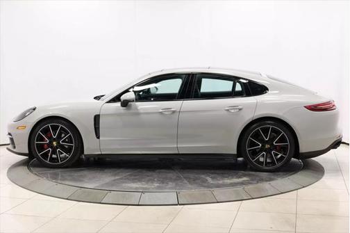 2018 Porsche Panamera 4