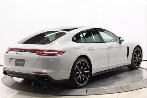 2018 Porsche Panamera 4