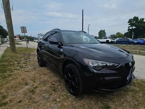 Vulcano Black Metallic 2024 Alfa Romeo Stelvio Quadrifoglio