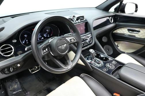 Black 2021 Bentley Bentayga V8