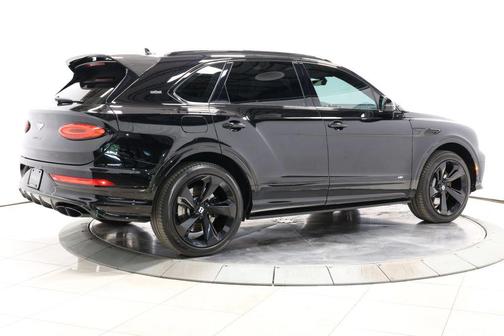 Black 2021 Bentley Bentayga V8