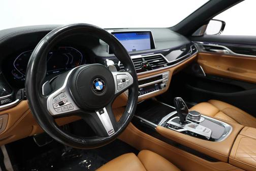 2021 BMW 750 i xDrive