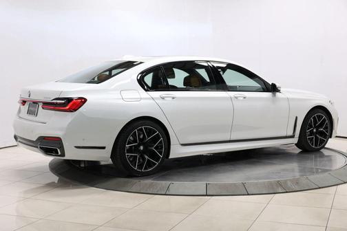 2021 BMW 750 i xDrive