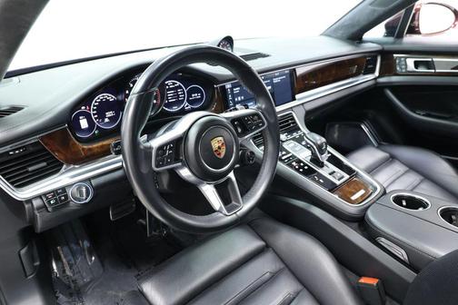 Burgundy Red Metallic 2018 Porsche Panamera Turbo