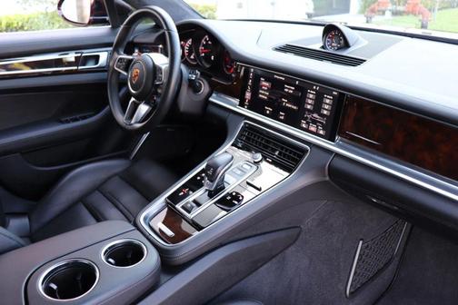 Burgundy Red Metallic 2018 Porsche Panamera Turbo