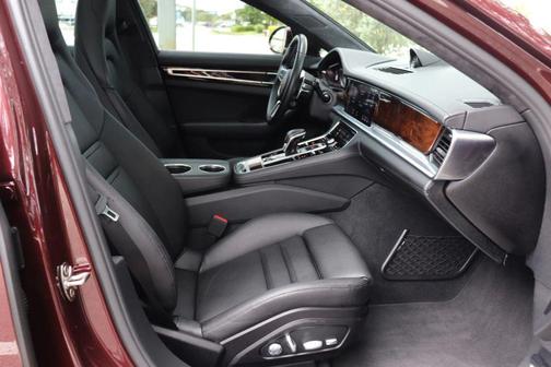 Burgundy Red Metallic 2018 Porsche Panamera Turbo