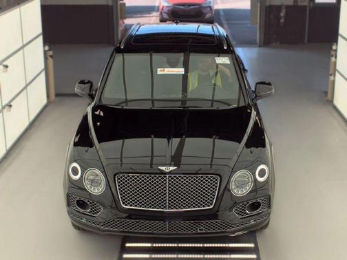 Black 2018 Bentley Bentayga W12 Signature