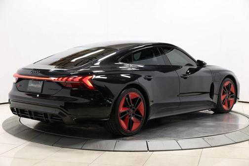 2022 Audi RS e-tron GT quattro