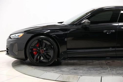 2022 Audi RS e-tron GT quattro