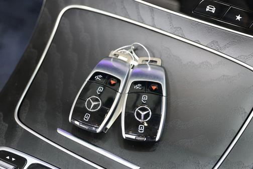 MANUFAKTUR Moonlight White Metallic 2023 Mercedes-Benz E-Class E 450 Cabriolet 2D