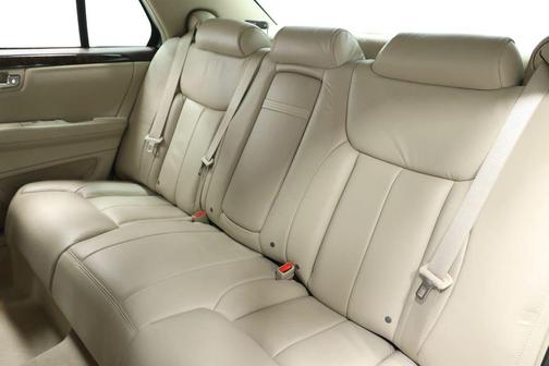 2010 Cadillac DTS Base