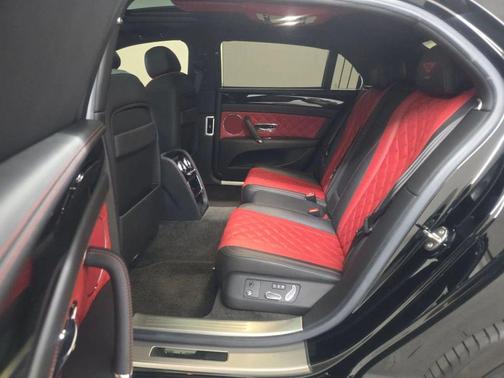 Beluga 2018 Bentley Flying Spur V8 S