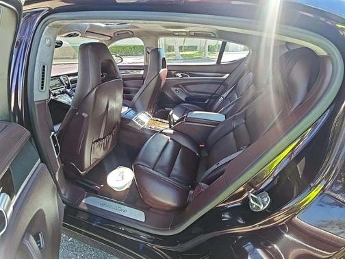 2015 Porsche Panamera 4S Executive