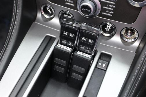 Carbon Black 2015 Aston Martin DB9 Volante Carbon Edition