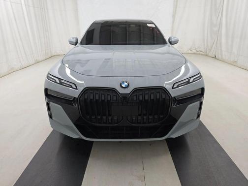 Brooklyn Grey Metallic 2024 BMW 760 xDrive