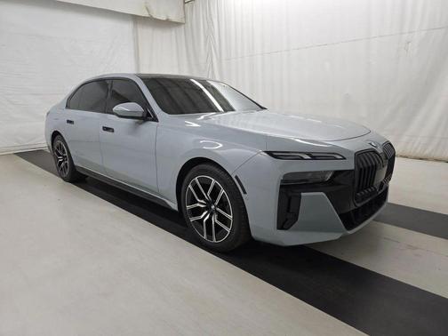 Brooklyn Grey Metallic 2024 BMW 760 xDrive