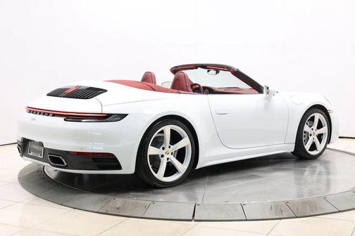 2022 Porsche 911 Carrera