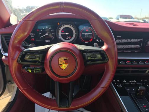 2022 Porsche 911 Carrera