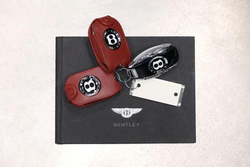 Beluga 2022 Bentley Bentayga V8