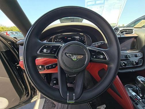 Beluga 2022 Bentley Bentayga V8