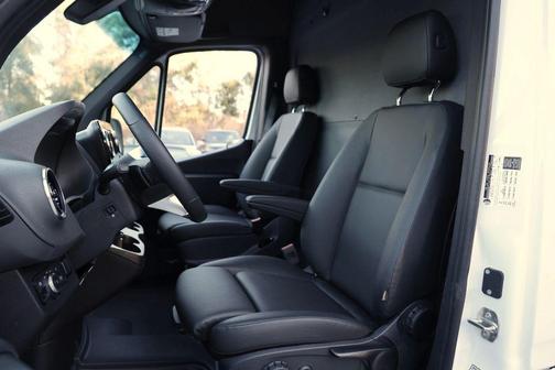 Arctic White 2024 Mercedes-Benz Sprinter 2500 High Roof