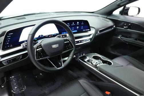 2025 Cadillac LYRIQ V