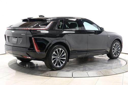 2025 Cadillac LYRIQ V