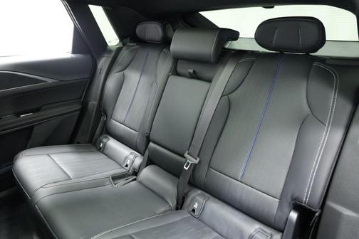 2025 Cadillac LYRIQ V