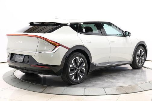 Glacier 2022 Kia EV6 Wind