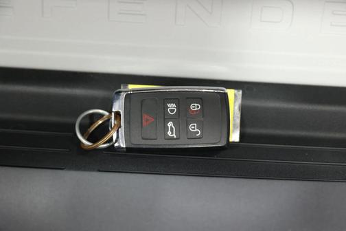 2022 Land Rover Defender 110 SE