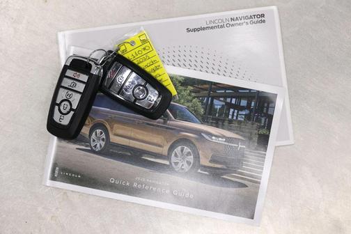 Pristine White Metallic Tri-Coat 2025 Lincoln Navigator Reserve