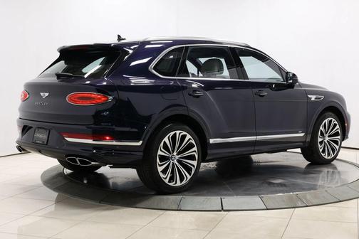 2022 Bentley Bentayga V8