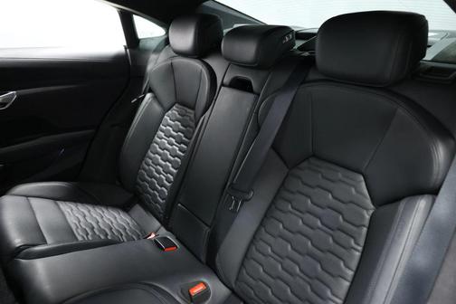 2022 Audi RS e-tron GT quattro