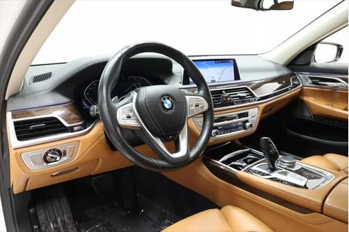 2021 BMW 750 i xDrive