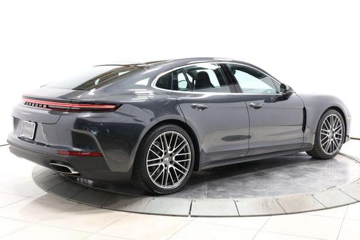 Volcano Grey Metallic 2026 Porsche Panamera 4