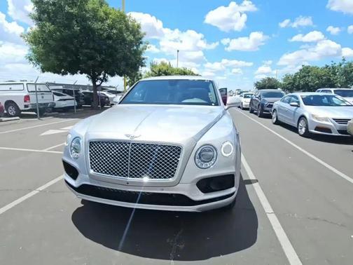 Extreme Silver 2018 Bentley Bentayga Onyx Edition