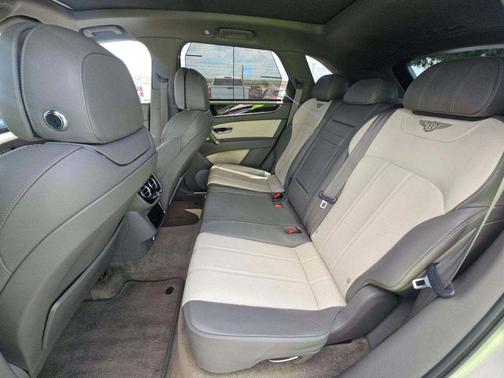 Extreme Silver 2018 Bentley Bentayga Onyx Edition