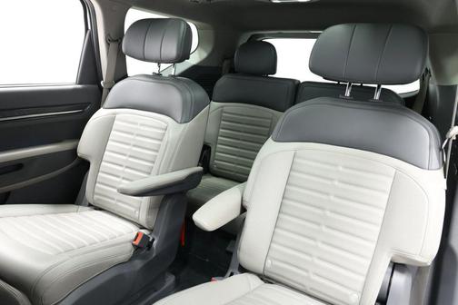 Snow White Pearl 2024 Kia EV9 Land