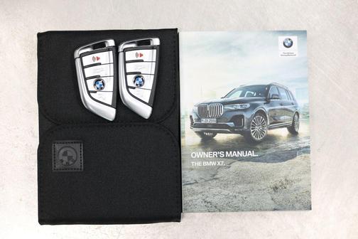 Mineral White Metallic 2021 BMW X7 xDrive40i