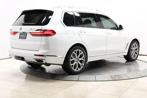 Mineral White Metallic 2021 BMW X7 xDrive40i