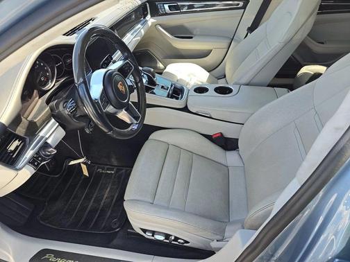 Chalk 2018 Porsche Panamera Turbo