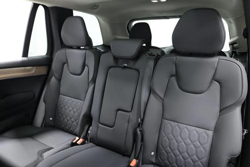 Denim Blue Metallic 2025 Volvo XC90 B6 Core