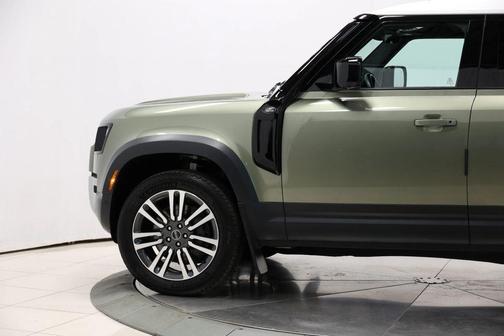 2023 Land Rover Defender 110 SE