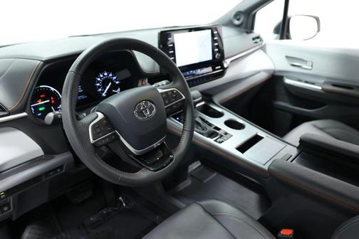 2023 Toyota Sienna XSE 7 Passenger
