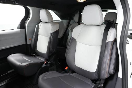 2023 Toyota Sienna XSE 7 Passenger